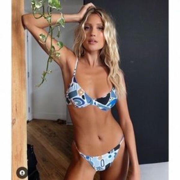 NWOT Beach Riot Camilla Bikini Top Abstract Blue Print size XL - Picture 1 of 6